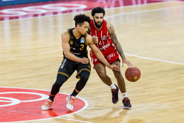 以更大热情 以更大热情