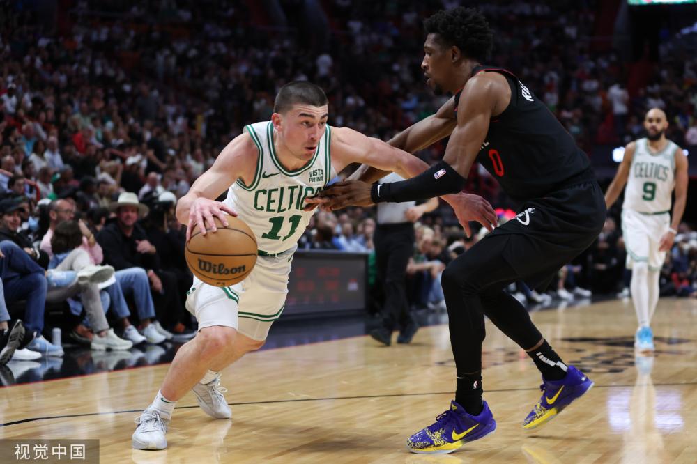 与批评之间 与批评之间